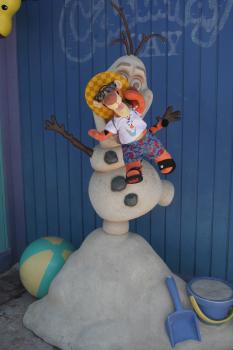 Click to enlarge image Tigger finds a good friend at the beach!! OLAF!!! - Castaway Cay is a private PARADISE managed by Disney Cruise Line! - The only way Tigger or any other guests of Disney Cruise Line can get to Castaway Cay is on a Cruise.