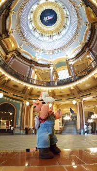 Click to enlarge image Inside the Gold Dome - Iowa State Capitol building and the Largest Gold Dome of ALL US State Capitols - Everyone should visit this beautiful five-domed building worthy of housing the Governor of Iowa in Des Moines